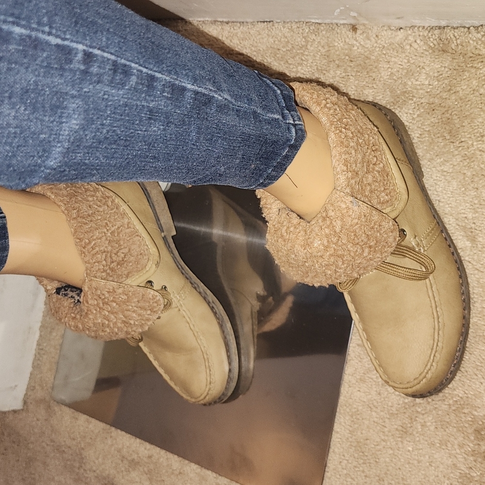 Boots, size 6, tan, faux fur - Picture 11 of 11